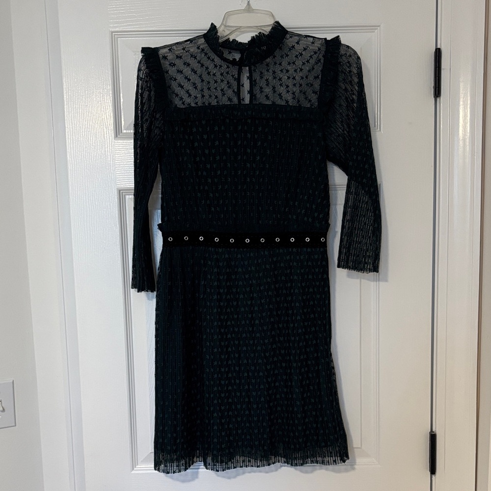 Elegant Emerald Green Lace Dress